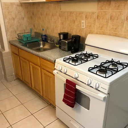 Private 1-Bedroom Apartment Only 15 Minutes To New York City Manhattan Union City Exterior photo