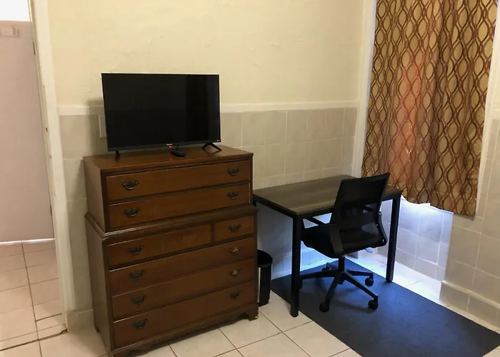 Private 1-Bedroom Apartment Only 15 Minutes To New York City Manhattan